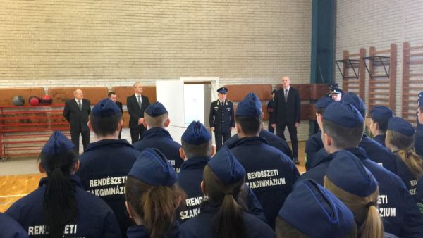 20191 oltozo atadas14